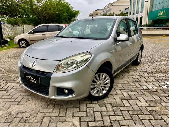RENAULT SANDERO 1.6 PRIVILÉGE 16V FLEX 4P AUTOMÁTICO